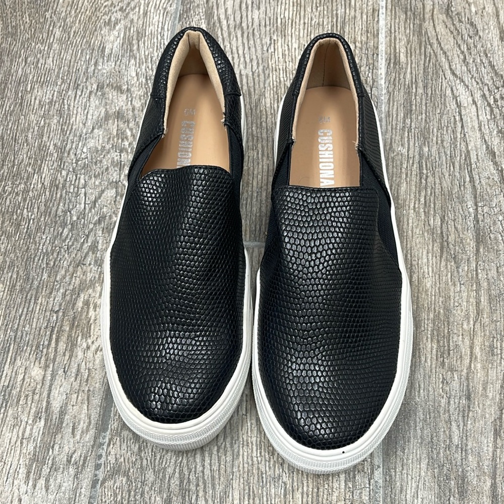 Cushionaire Snake Print Slip On Sneakers Size 6
